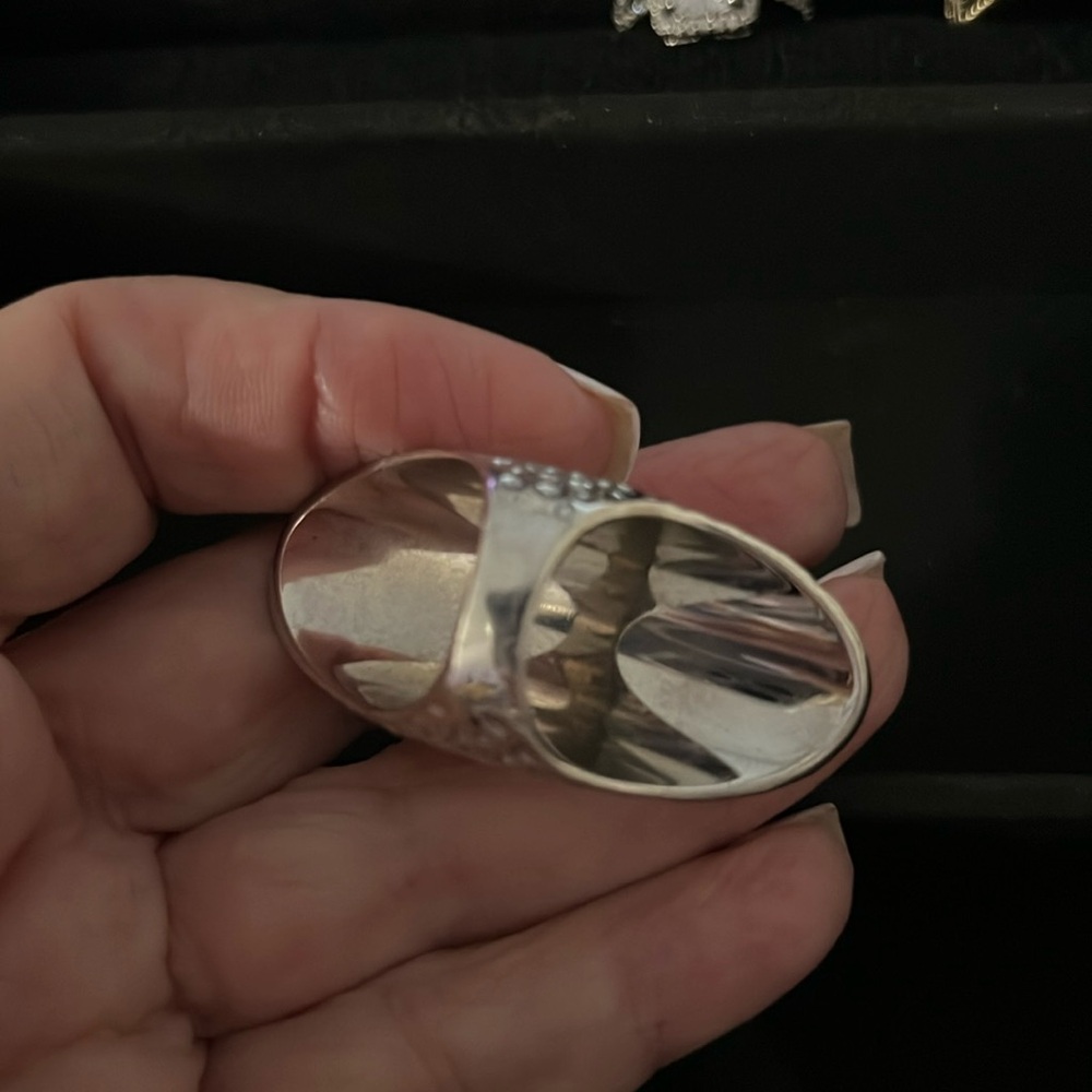 Hammered look ring stainless steele NWOT - Picture 3 of 3